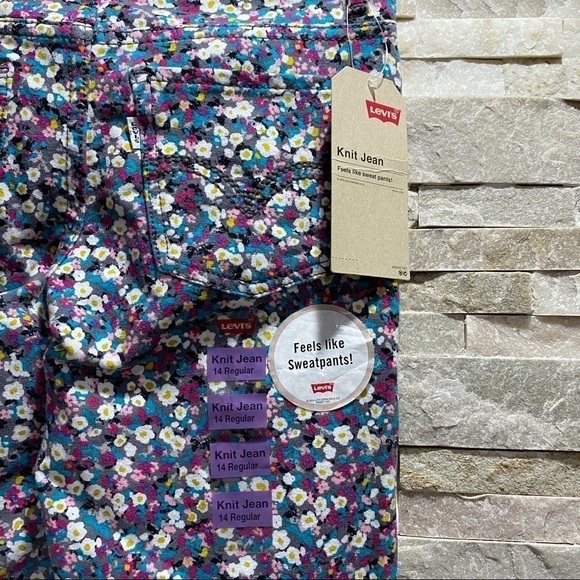LEVI’S Floral Girl’s “The Knit Jean” - Picture 11 of 15